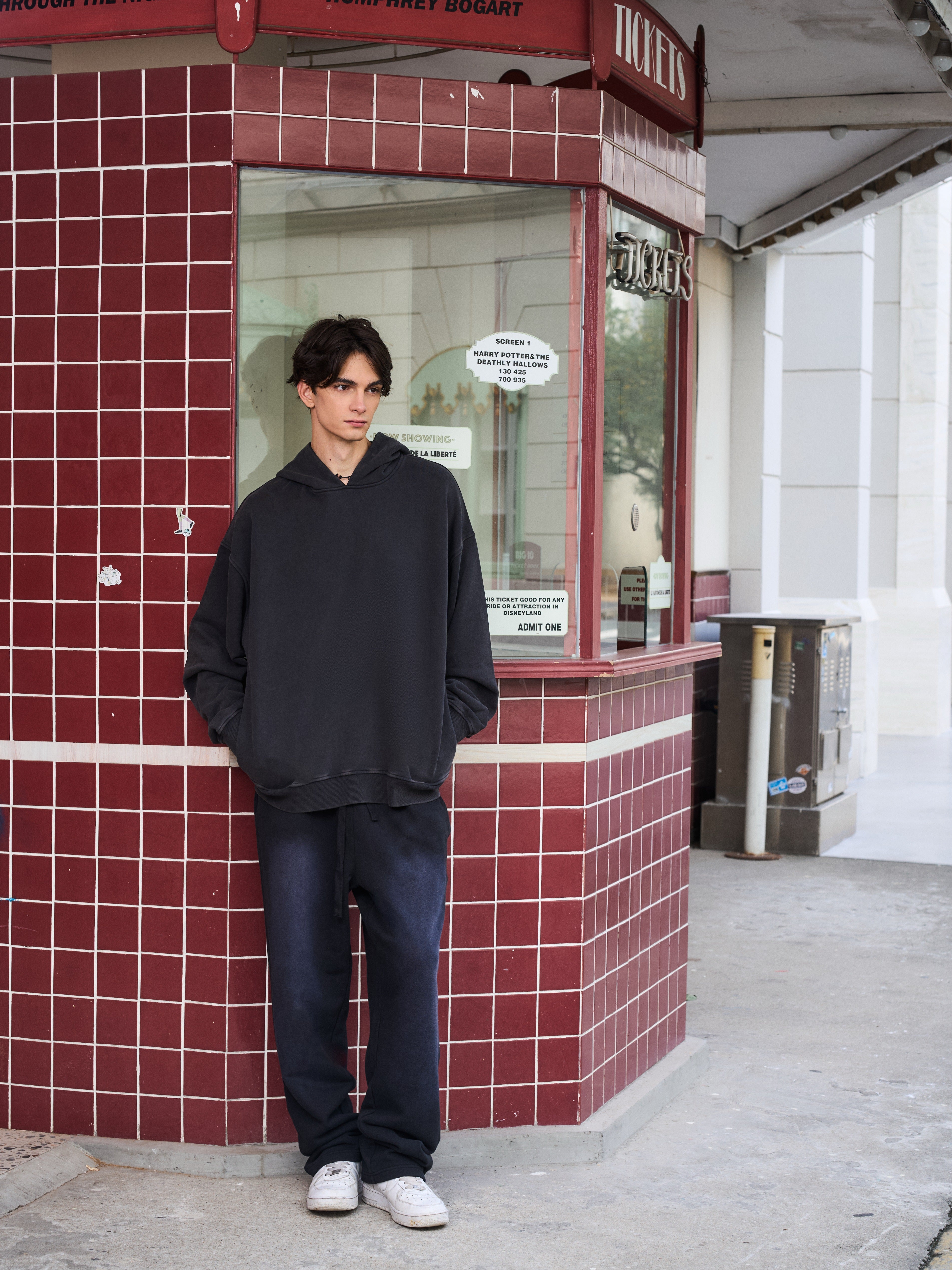 Men's Oversized Potassium Spray Black Sweatpants